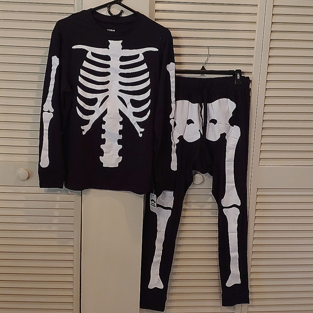 🍄*Long Sleeve Skeleton 2 piece NWOT